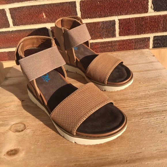 Shoes - Brown & Nude Sandals